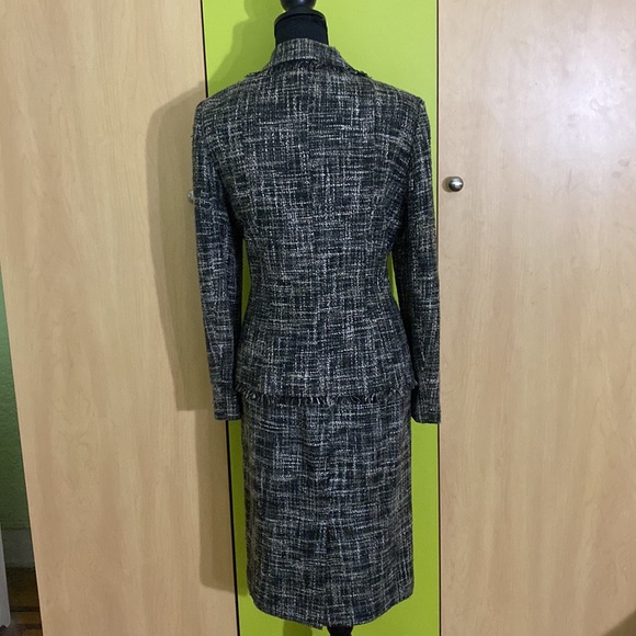 Le Suit Woman’s Skirt Suit - Picture 5 of 13